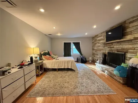 193 Midland Avenue Paramus NJ 07652
