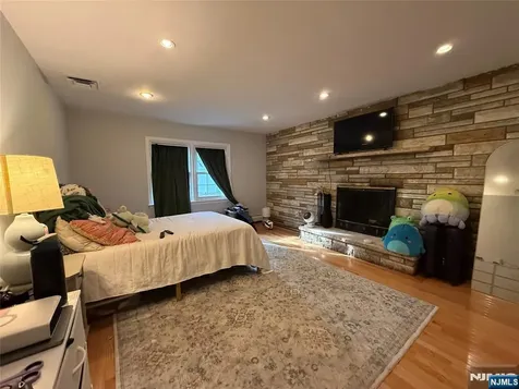 193 Midland Avenue Paramus NJ 07652