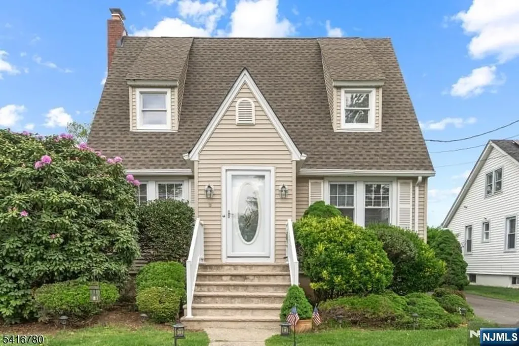 9 Saint Charles Avenue West Caldwell NJ 07006