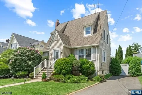 9 Saint Charles Avenue West Caldwell NJ 07006