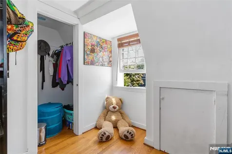 12 Overlook Avenue West Orange NJ 07052
