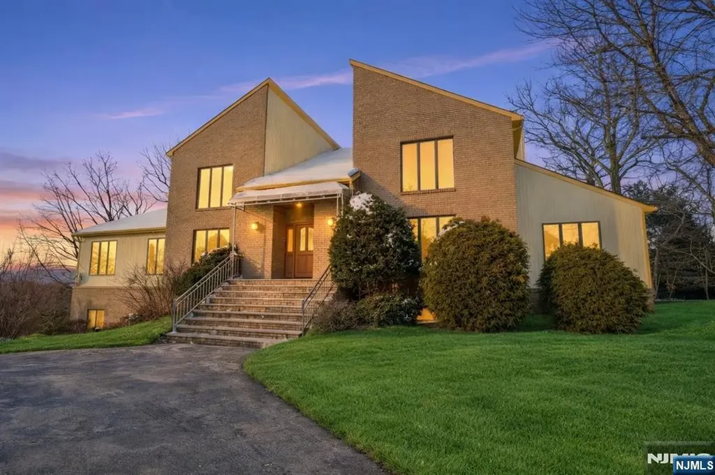 32 Sylvan Drive Montville Township NJ 07058