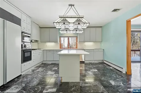 32 Sylvan Drive Montville Township NJ 07058