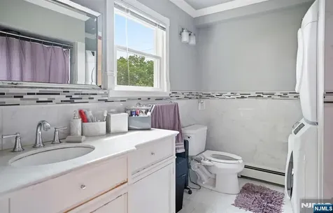 31 Knoble Place Hawthorne NJ 07506