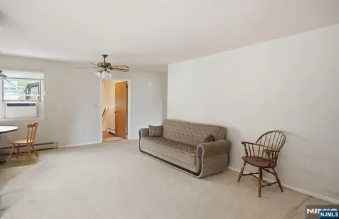 31 Knoble Place Hawthorne NJ 07506