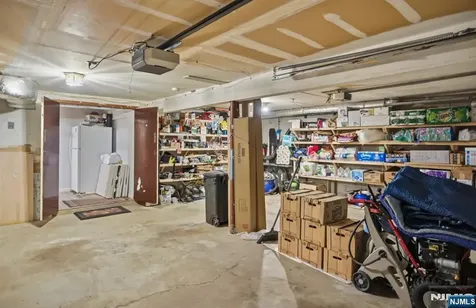 31 Knoble Place Hawthorne NJ 07506