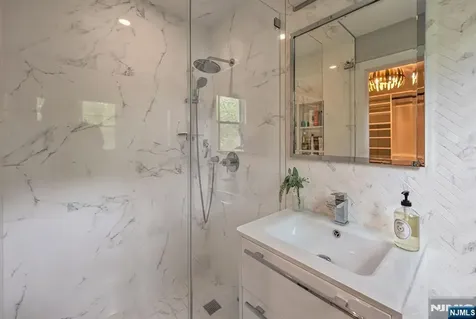 442 New York Avenue Wyckoff NJ 07481