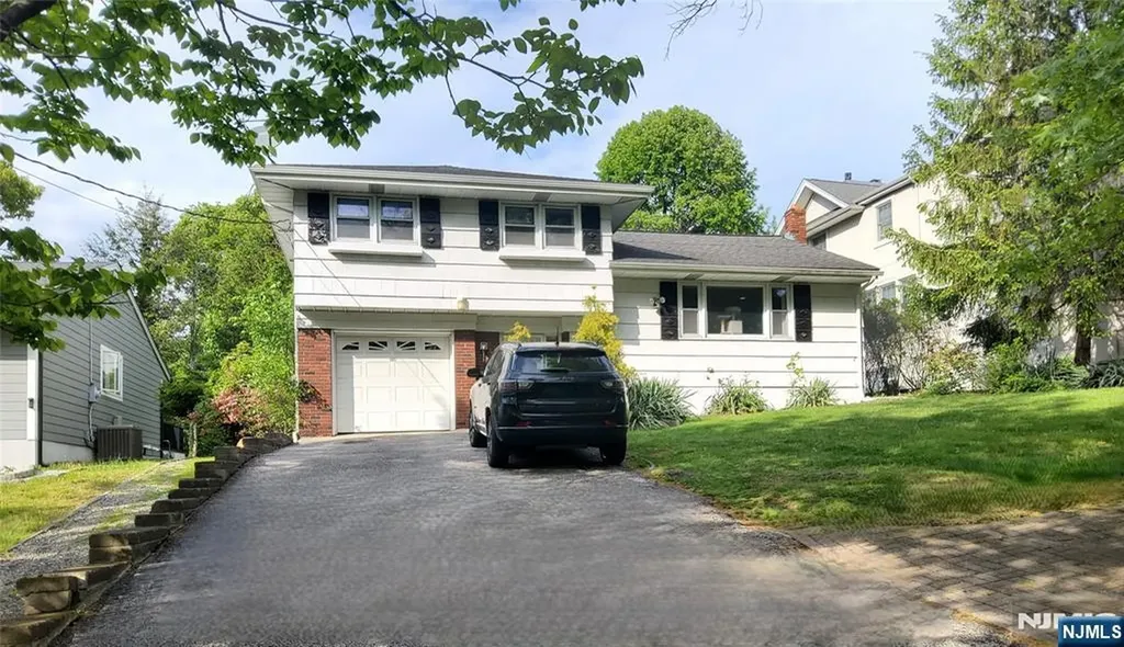 485 E Palisade Avenue Englewood Cliffs NJ 07632