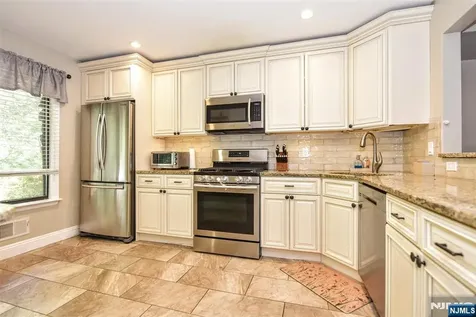 15B Brookside Heights Wanaque NJ 07465