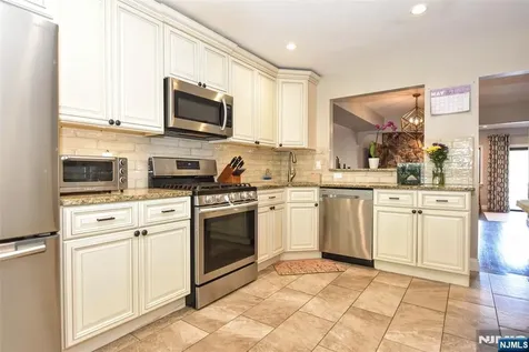 15B Brookside Heights Wanaque NJ 07465