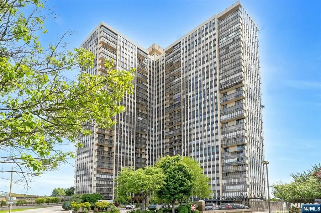 300 Winston Drive Cliffside Park NJ 07010