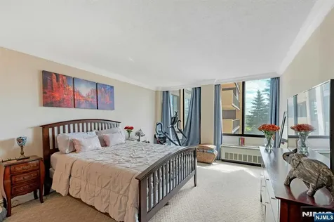 300 Winston Drive Cliffside Park NJ 07010