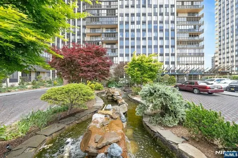 300 Winston Drive Cliffside Park NJ 07010