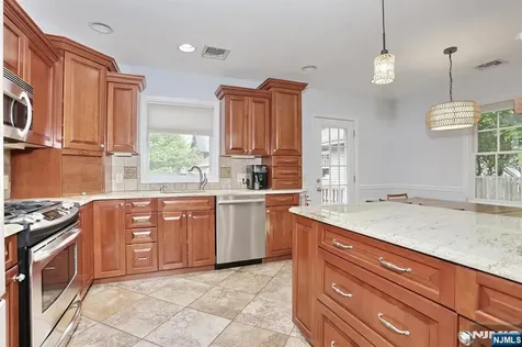 7 Short Street Harrington Park NJ 07640