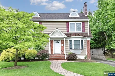 7 Short Street Harrington Park NJ 07640