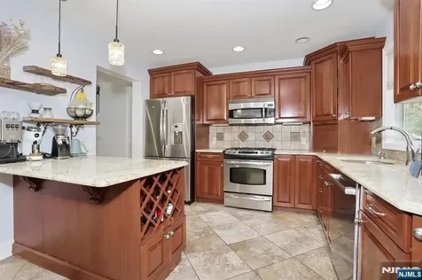 7 Short Street Harrington Park NJ 07640