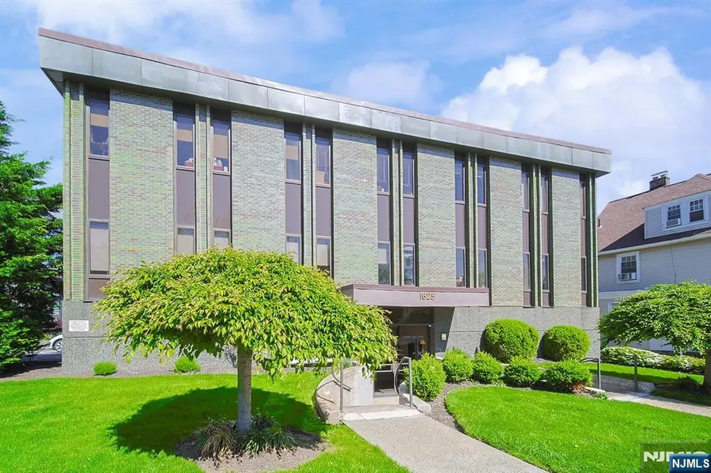 1625 Anderson Avenue Fort Lee NJ 07024
