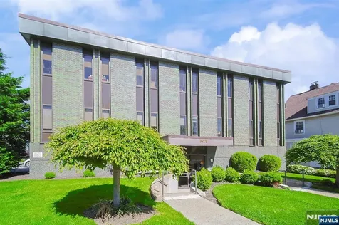 1625 Anderson Avenue Fort Lee NJ 07024
