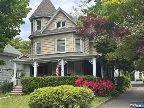 211 Woodside Avenue Ridgewood NJ 07450
