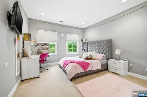 9 Cornerstone Way Livingston NJ 07039