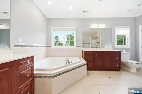 9 Cornerstone Way Livingston NJ 07039