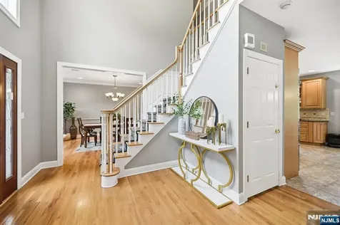 9 Cornerstone Way Livingston NJ 07039