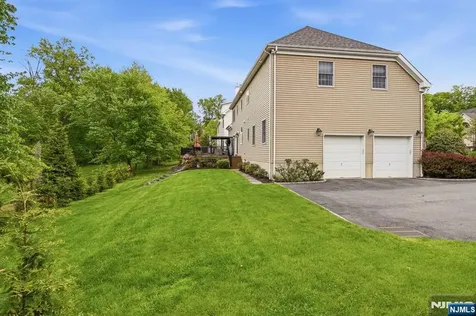 9 Cornerstone Way Livingston NJ 07039