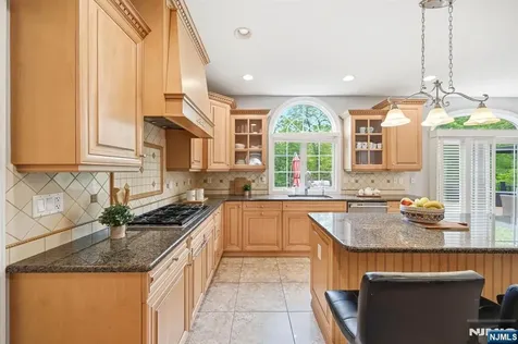 9 Cornerstone Way Livingston NJ 07039