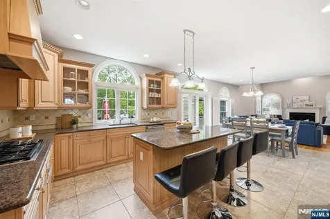 9 Cornerstone Way Livingston NJ 07039