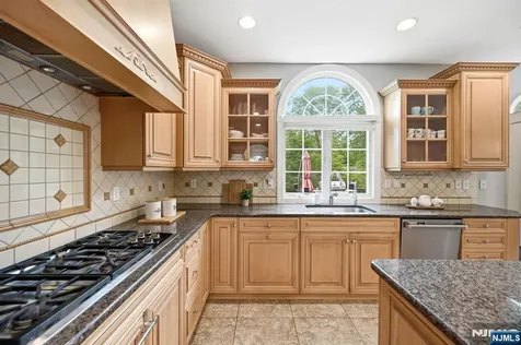 9 Cornerstone Way Livingston NJ 07039