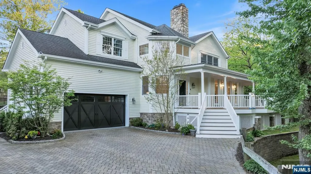 8 Lauren Pond Court Demarest NJ 07627