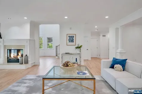 8 Lauren Pond Court Demarest NJ 07627