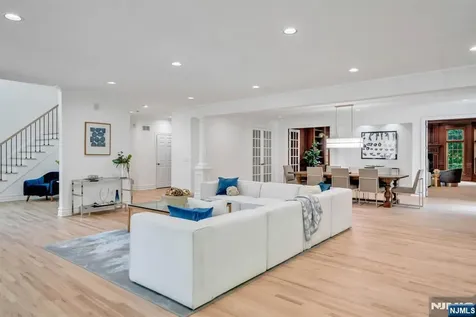 8 Lauren Pond Court Demarest NJ 07627