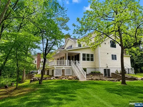 8 Lauren Pond Court Demarest NJ 07627