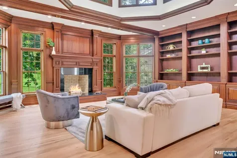 8 Lauren Pond Court Demarest NJ 07627