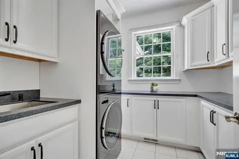 8 Lauren Pond Court Demarest NJ 07627