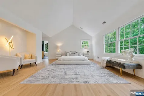 8 Lauren Pond Court Demarest NJ 07627