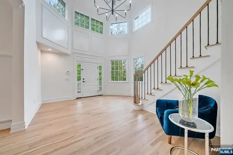 8 Lauren Pond Court Demarest NJ 07627