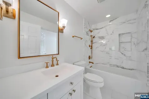 8 Lauren Pond Court Demarest NJ 07627