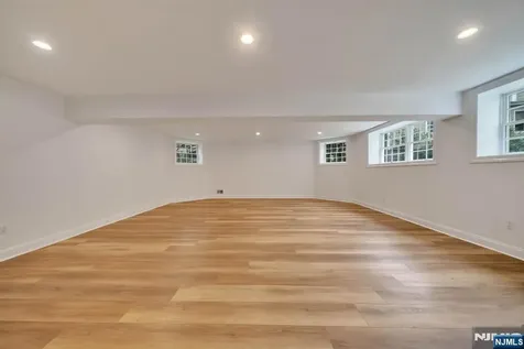 8 Lauren Pond Court Demarest NJ 07627