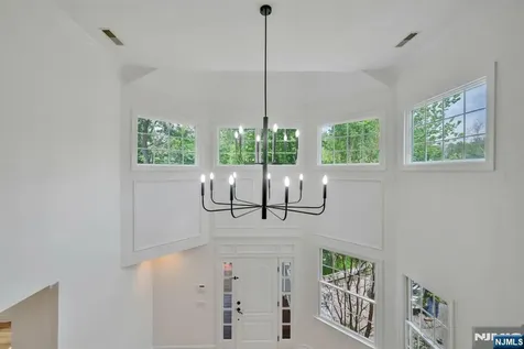 8 Lauren Pond Court Demarest NJ 07627