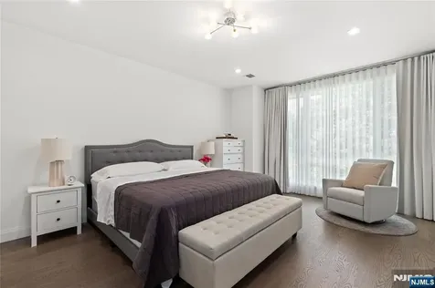 1480 15th Street Fort Lee NJ 07024