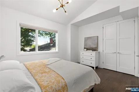 1480 15th Street Fort Lee NJ 07024
