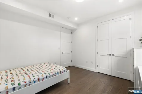 1480 15th Street Fort Lee NJ 07024