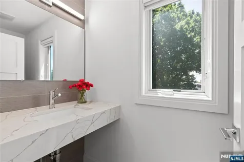 1480 15th Street Fort Lee NJ 07024