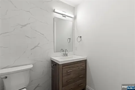 1480 15th Street Fort Lee NJ 07024