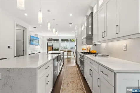 1480 15th Street Fort Lee NJ 07024