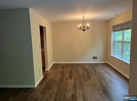6-3 Vernon Court Waldwick NJ 07463