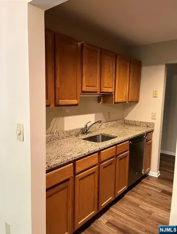 6-3 Vernon Court Waldwick NJ 07463