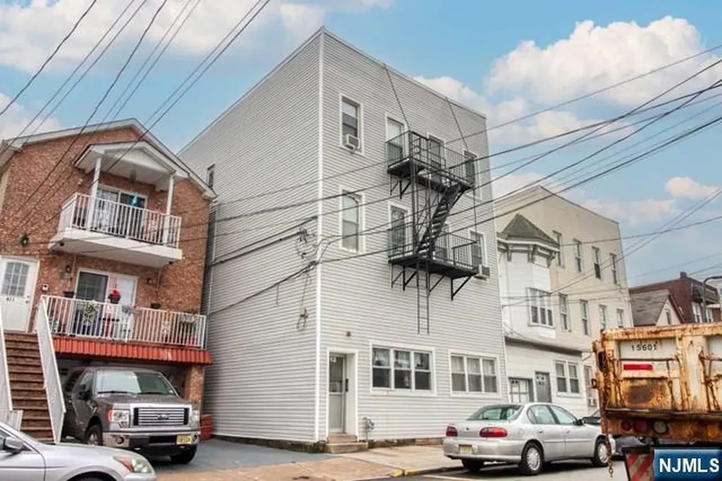 413 70th Street Guttenberg NJ 07093